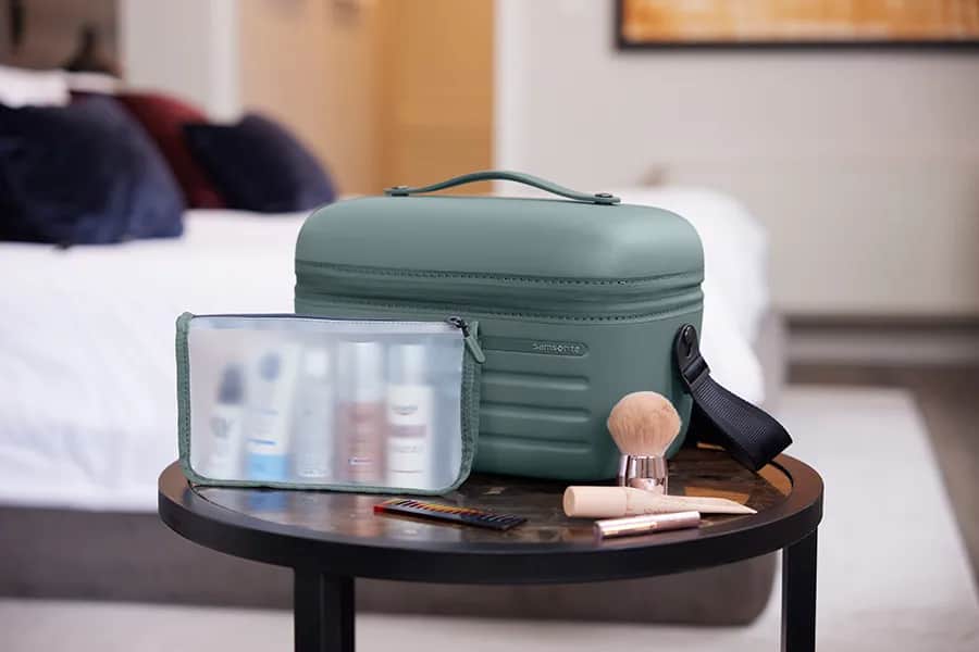 Czy można przewozić wodę w bagażu rejestrowanym bez obaw o przepisy?